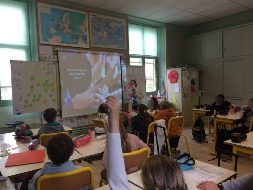 Débat d'écrans à Pernes en 2024